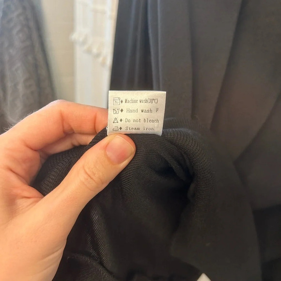 Nenona black cardigan with brass snap buttons - size M - Picture 5 of 6